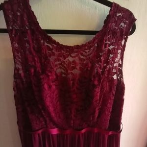 David's Bridal Formal dress. Lace. Floor length